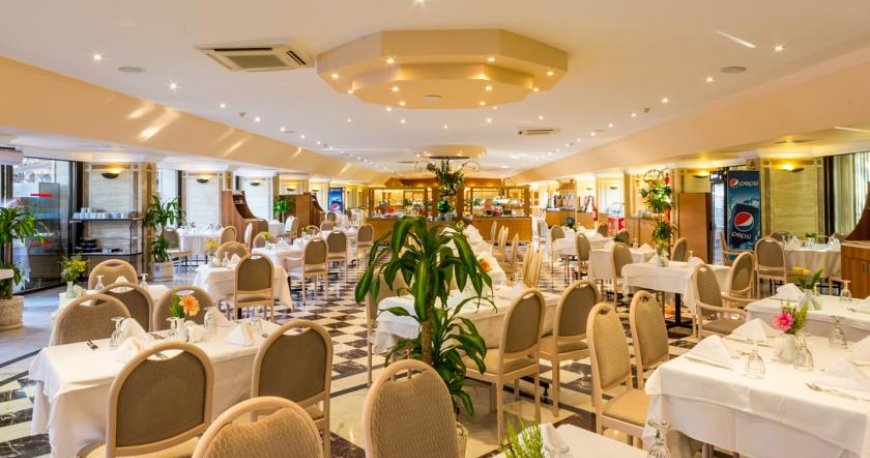 رستوران هتل آکوا