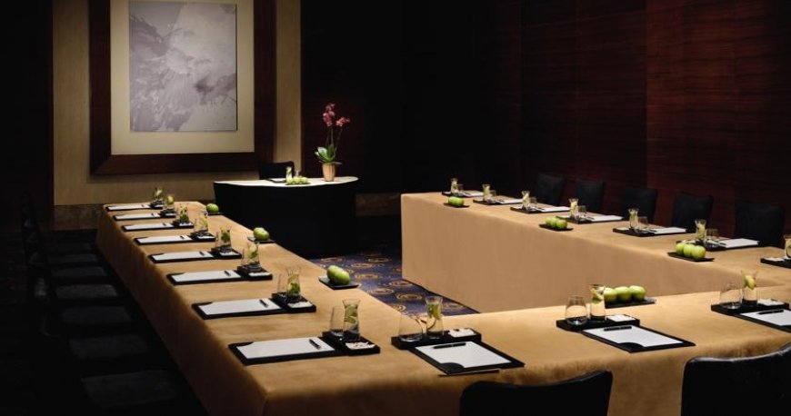 سالن کنفرانس هتل موونپیک جمیرا دبی