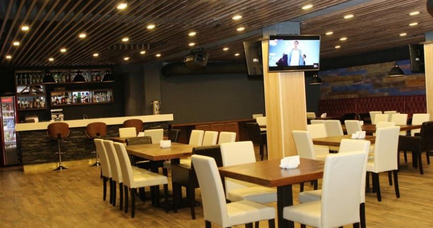 رستوران هتل دلابائوری