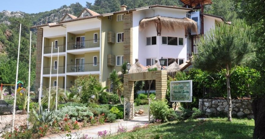 هتل مرسوی اکسکلوسیو آکوا