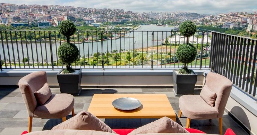 رستوران هتل هیلتون گاردن این گلدن هورن