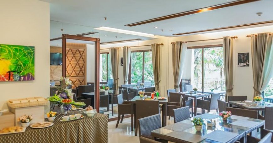 رستوران هتل رین ریزورت