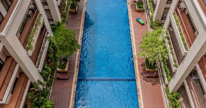 استخر هتل رین ریزورت