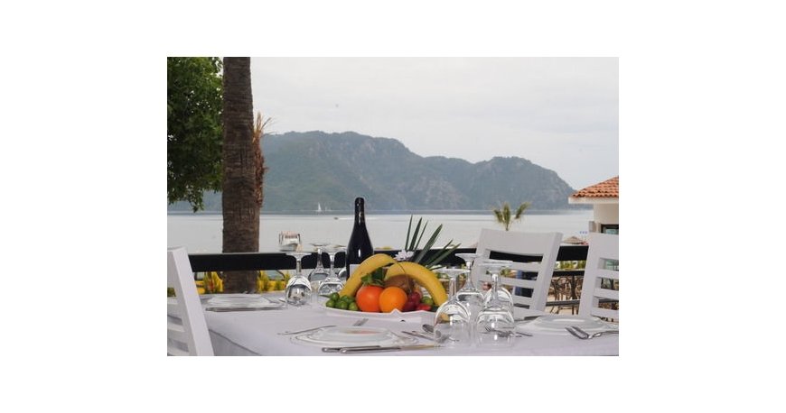 رستوران هتل لونا بیچ دلوکس رستوران هتل لونا بیچ دلوکس