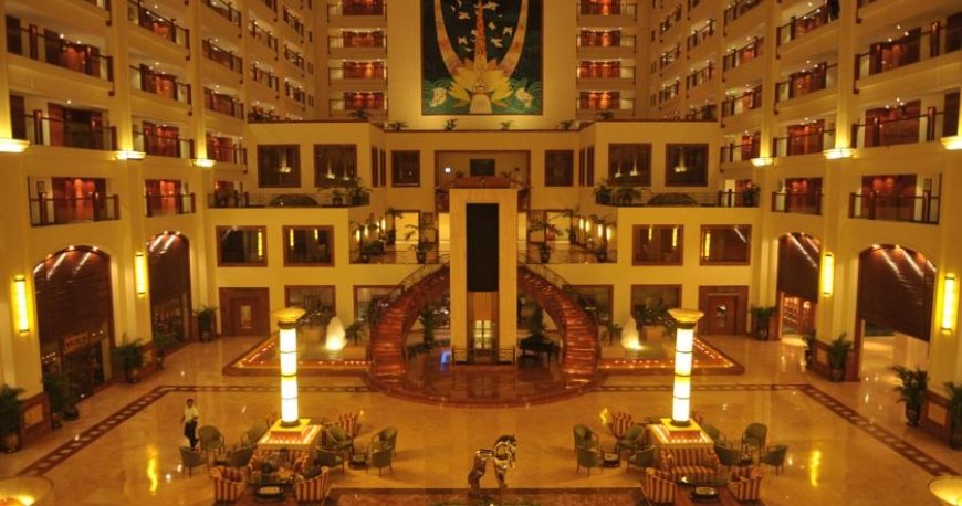 لابی هتل لالیت بمبئی