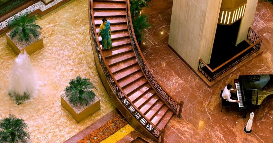 لابی هتل لالیت بمبئی