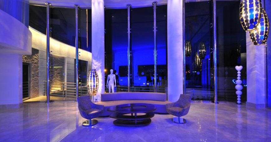 لابی هتل بلو بی پلاتینیوم لابی هتل بلو بی پلاتینیوم