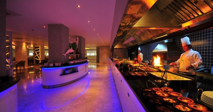 رستوران هتل بلو بی پلاتینیوم رستوران هتل بلو بی پلاتینیوم