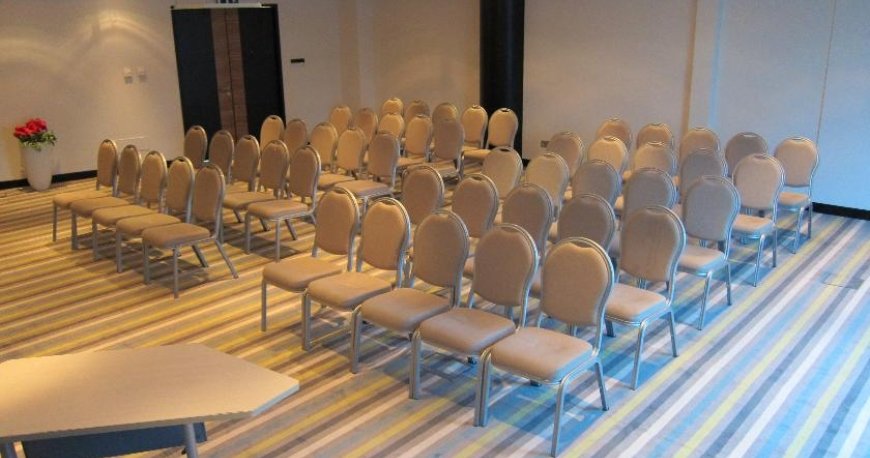 سالن کنفرانس هتل هالیدی این دبی