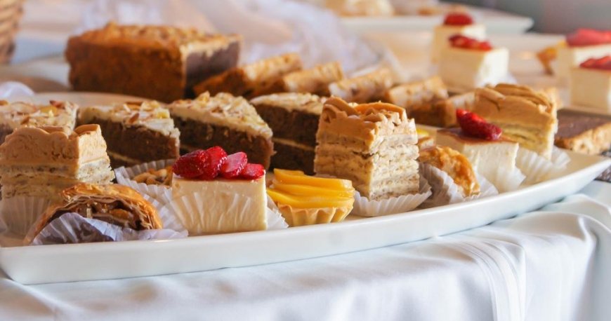 رستوران هتل کرسنت بیچ باکو