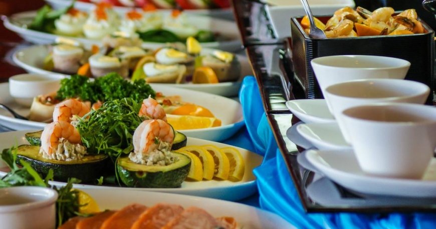 رستوران هتل کرسنت بیچ باکو