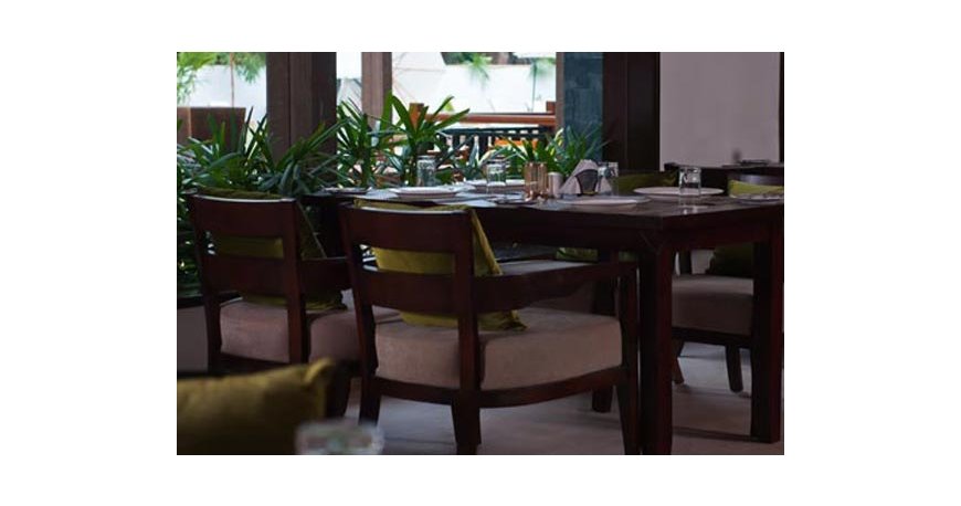 رستوران هتل ناگوا گرند