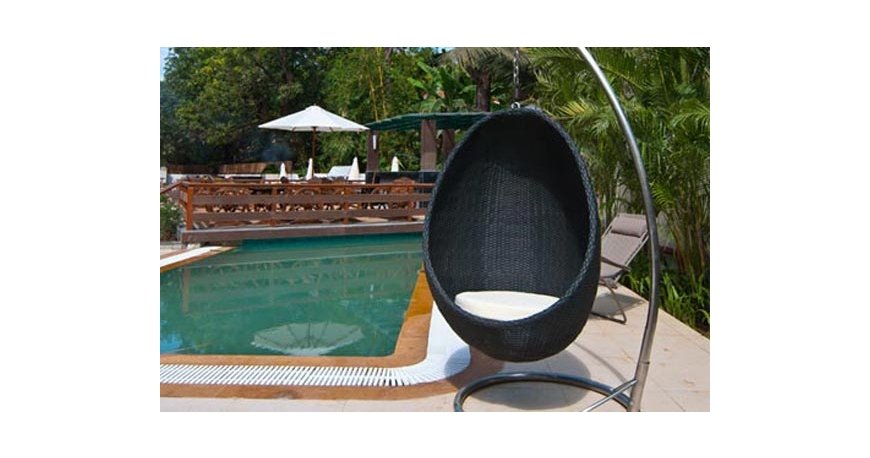 استخر هتل ناگوا گرند