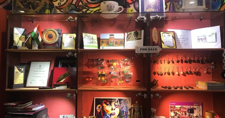 شروس هنگ آوت