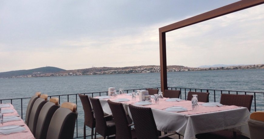 آیوالیک دنیز آیوالیک دنیز