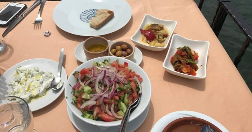 آیوالیک دنیز آیوالیک دنیز