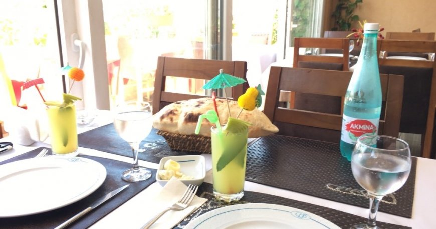 ال آمد تراس استانبول