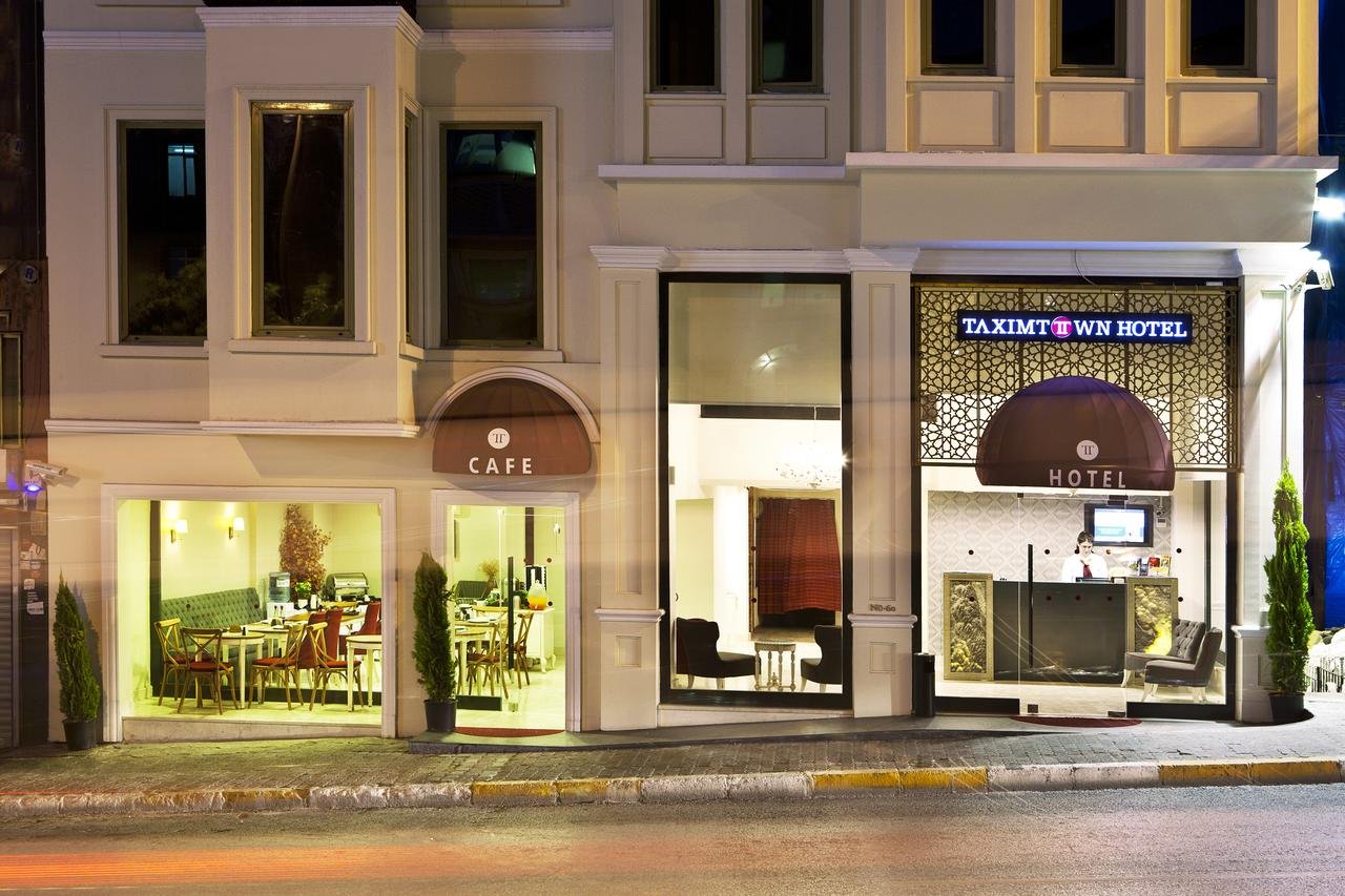 هتل تکسیم تاون