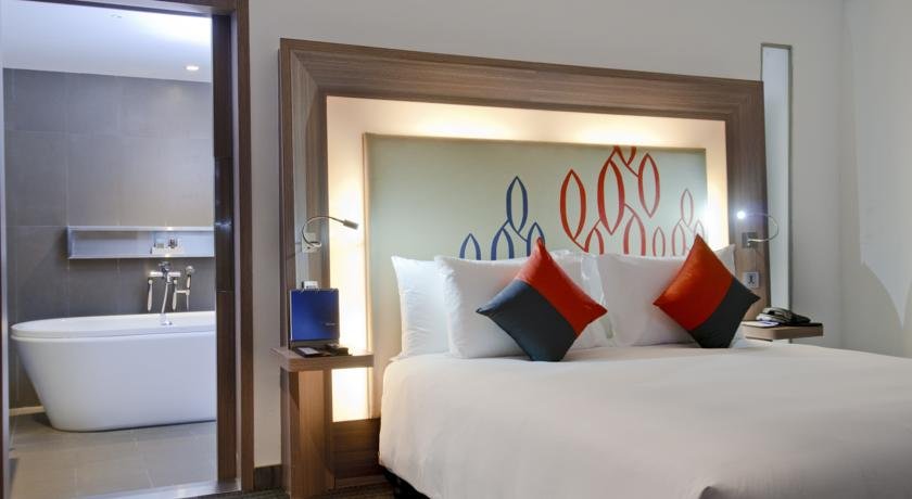 اتاق هتل نووتل سیلوم بانکوک