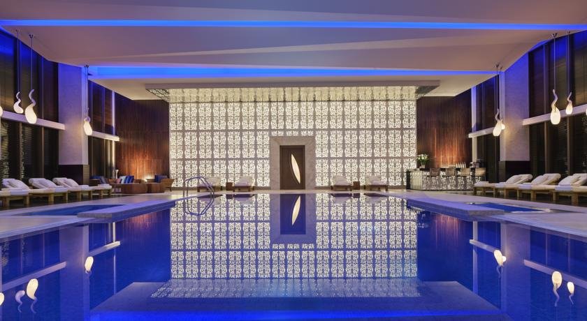 استخر هتل جی دبلیو ماریوت