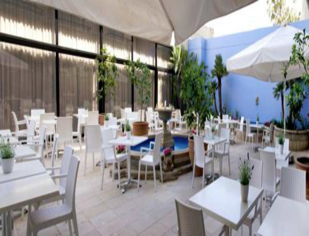 رستوران هتل پالم بیچ اوروکلینی