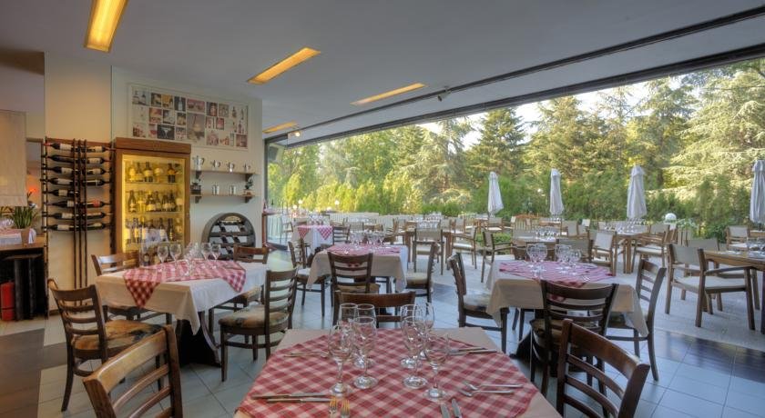 رستوران هتل گرند وارنا بلغارستان