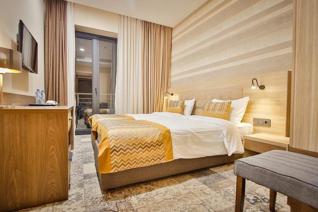 اتاق هتل آمری پلازا تفلیس