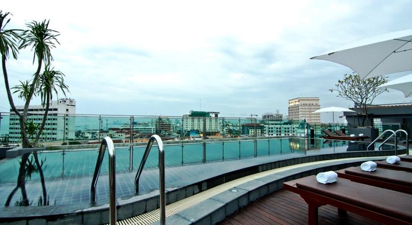 استخر هتل سان اکسکلوسیو پاتایا تایلند