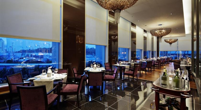رستوران هتل هیلتون باکو رستوران هتل هیلتون باکو
