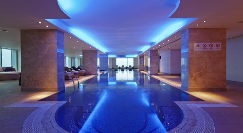 استخر هتل هیلتون باکو استخر هتل هیلتون باکو