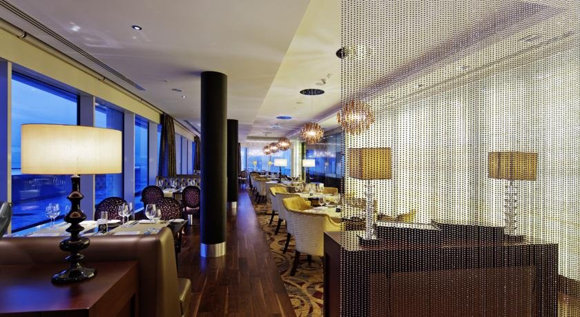 رستوران هتل هیلتون باکو رستوران هتل هیلتون باکو