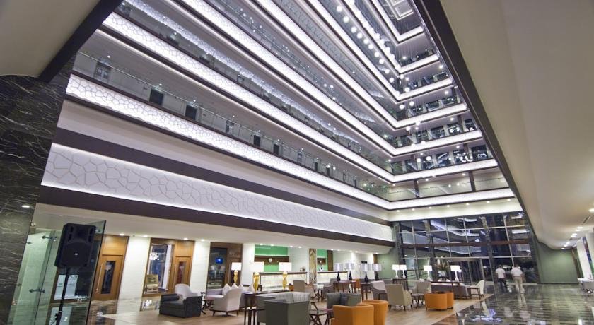 لابی هتل رامادا پلازا آنتالیا