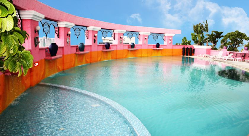 استخر هتل بایوک اسکای بانکوک