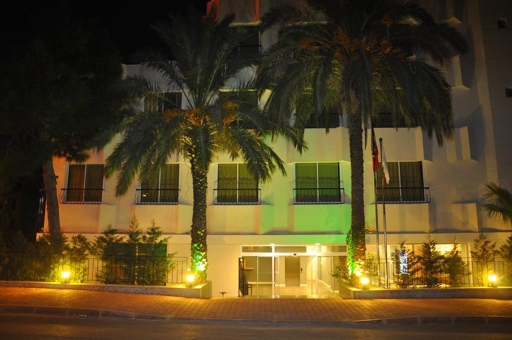 هتل آنتالیا پالاس