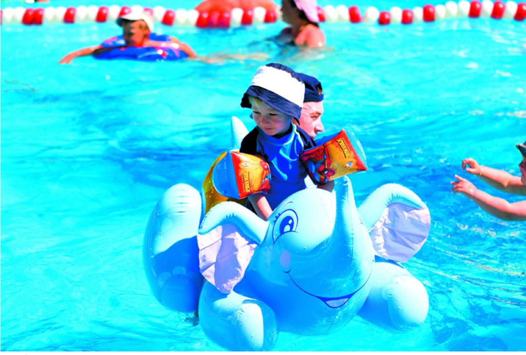 استخر هتل آیدین بی فیمس ریزورت آنتالیا