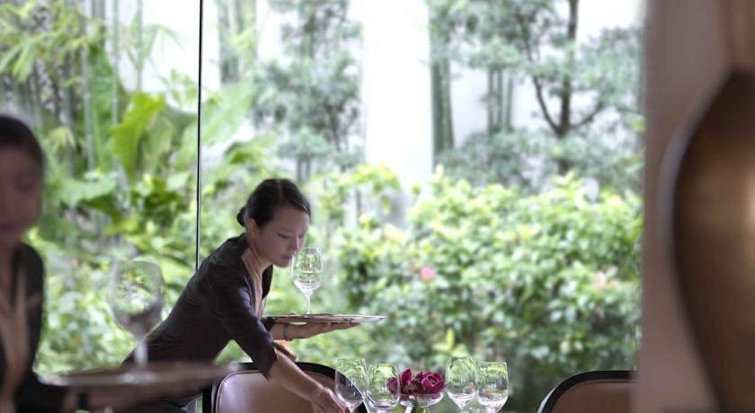 رستوران هتل ریتز کارلتون سنگاپور