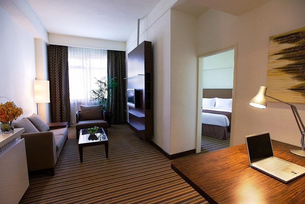 استخر هتل پارک رویال کیچینر سنگاپور