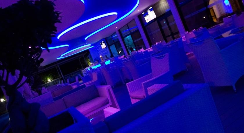 رستوران هتل اس ولتوس لارناکا