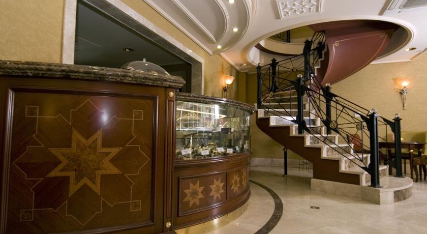 لابی هتل سنترال پالاس لابی هتل سنترال پالاس