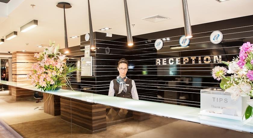 لابی هتل اینترنشنال بلغارستان لابی هتل اینترنشنال بلغارستان