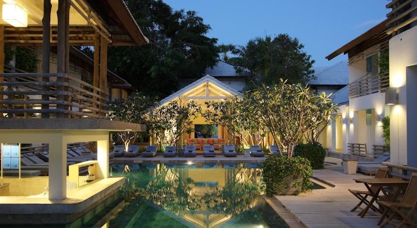 استخر هتل رامادا پوکت