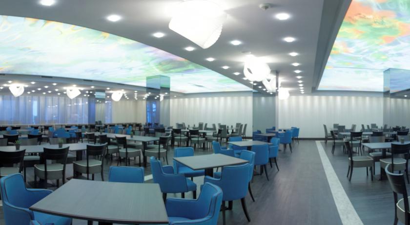 رستوران هتل آسترا گلدن سندز