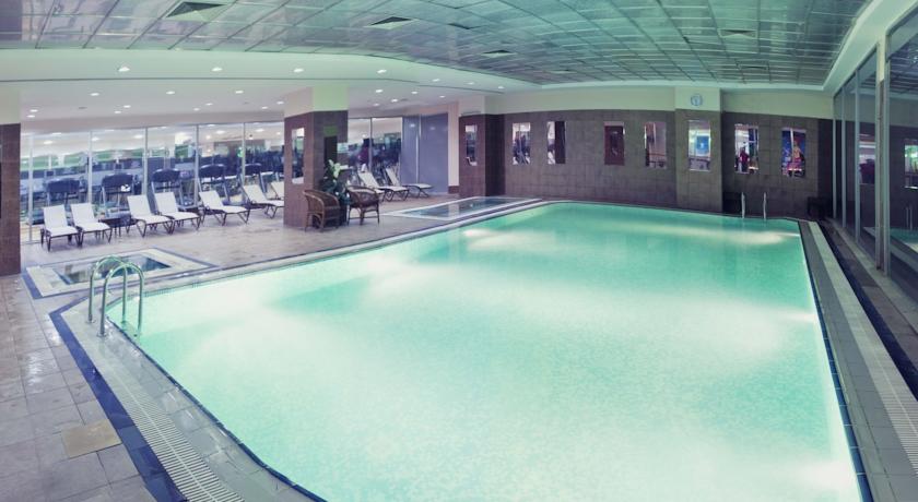 استخر هتل گرین پارک مرتر