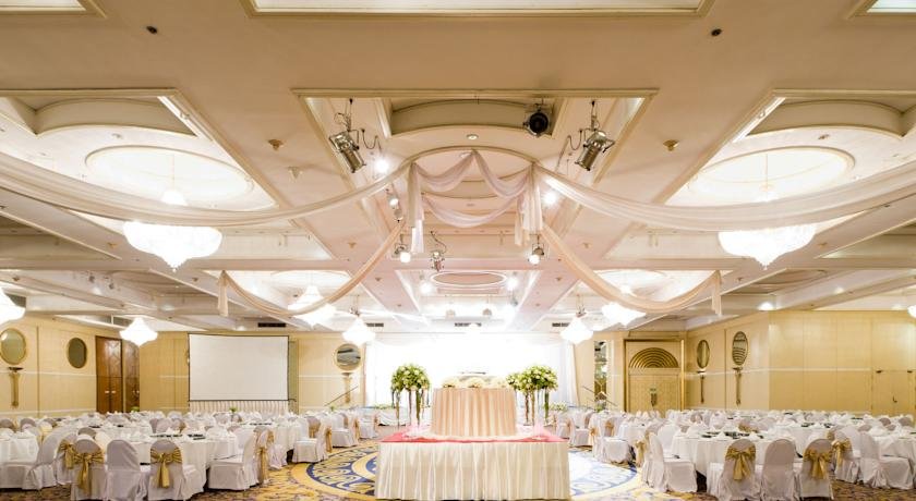 رستوران هتل مونتین ریورساید