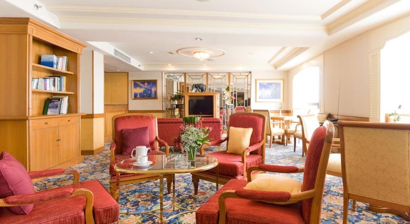 رستوران هتل مونتین ریورساید