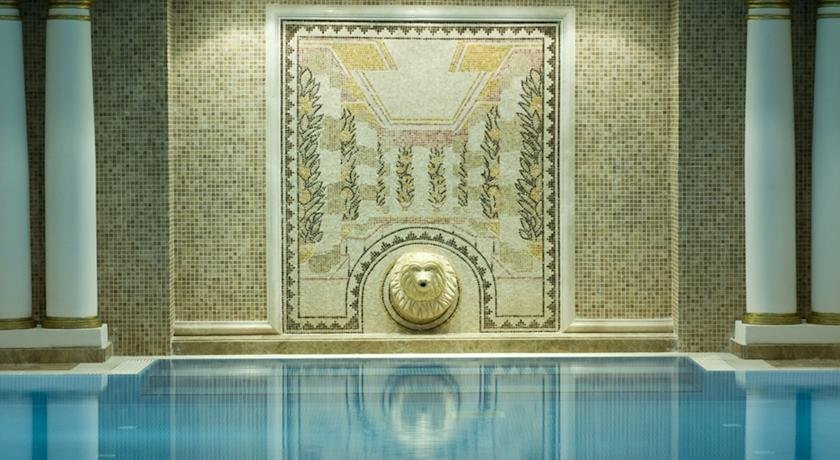 استخر هتل الیت ورلد استانبول