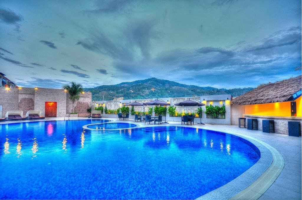 استخر هتل پاتونگ هریتیج پوکت استخر هتل پاتونگ هریتیج پوکت