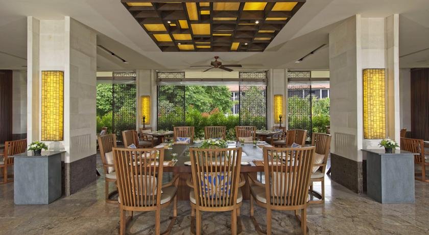 رستوران هتل فیرمونت سانور بالی