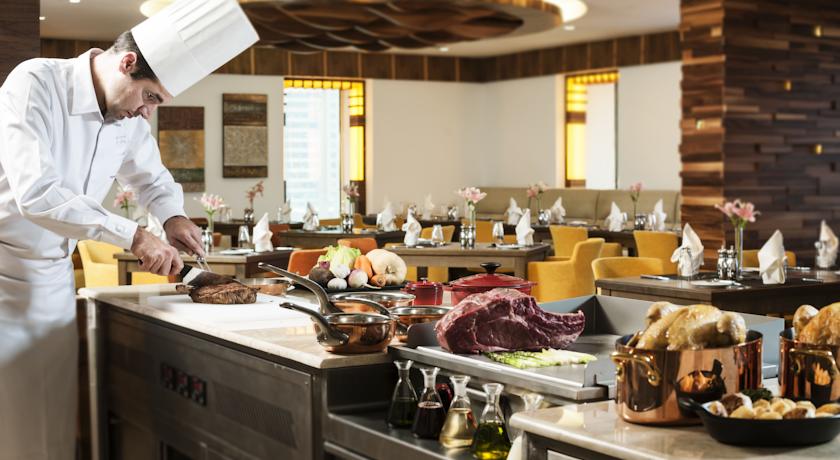 رستوران هتل وارویک دبی