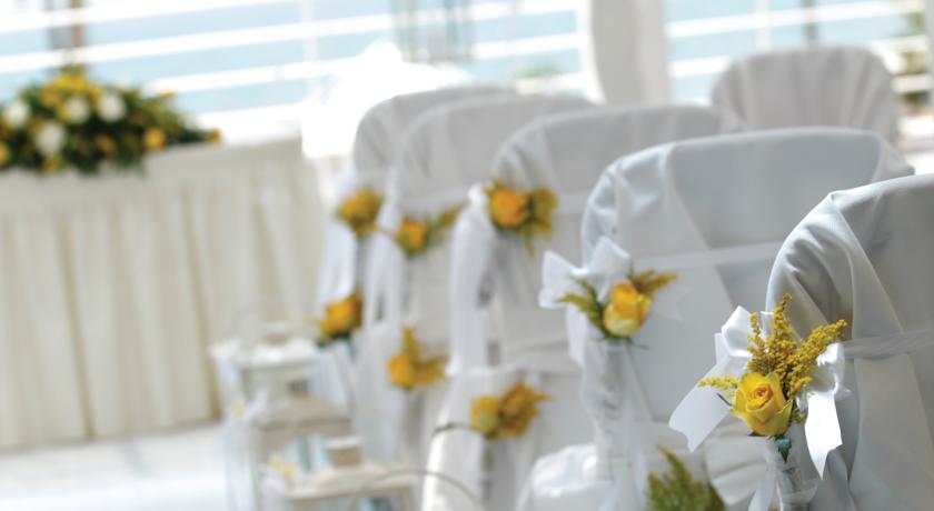 رستوران هتل لوردوس بیچ لارناکا